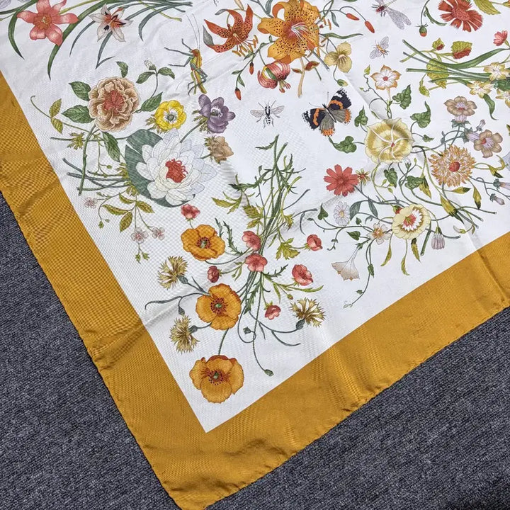 [BUNJANG] Gucci Flora Printed Silk Scarf / 구찌 플로라 프린팅 실크 스카프