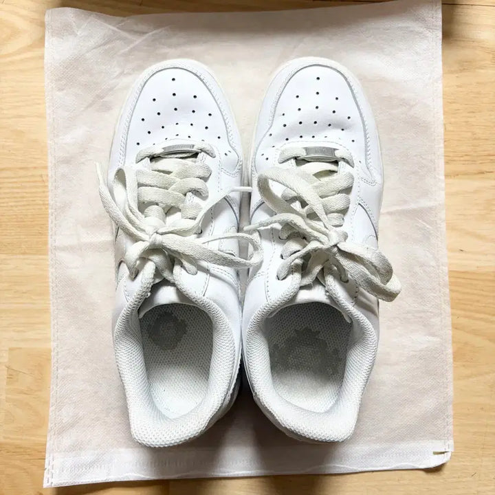 [BUNJANG] Nike Air Force 1 All White (225) Sneakers / 나이키 에어포스1 올화이트 (225)