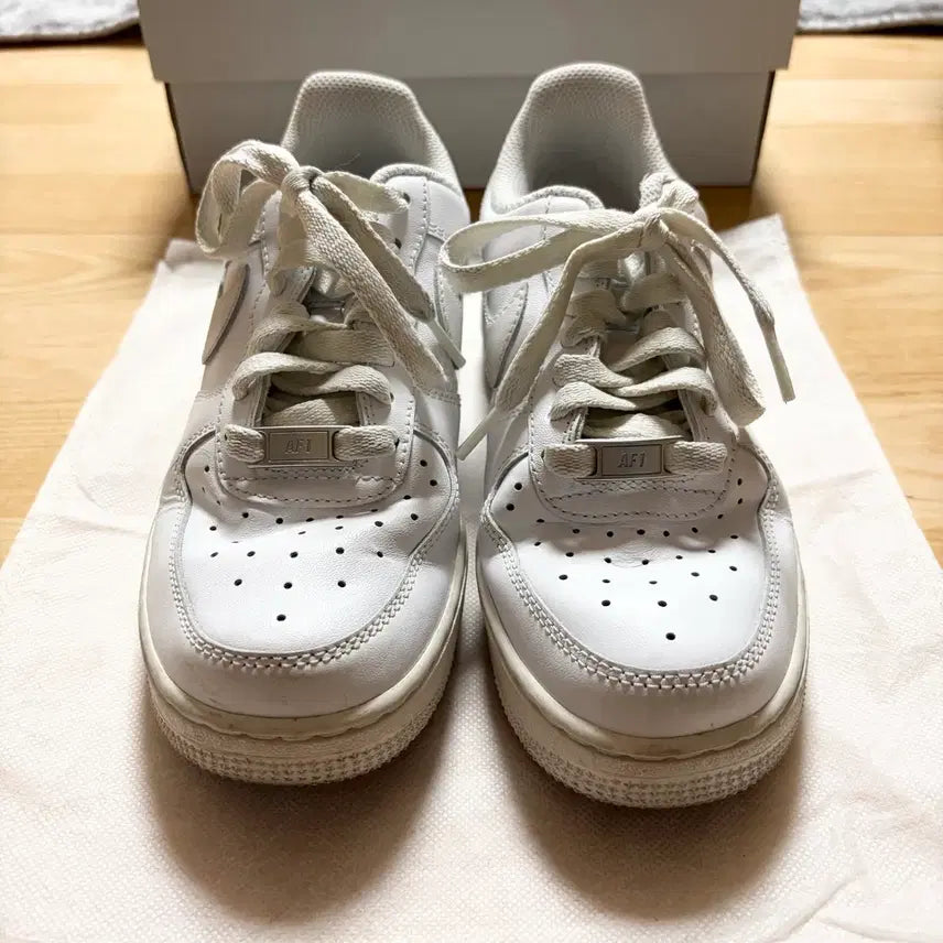 [BUNJANG] Nike Air Force 1 All White (225) Sneakers / 나이키 에어포스1 올화이트 (225)