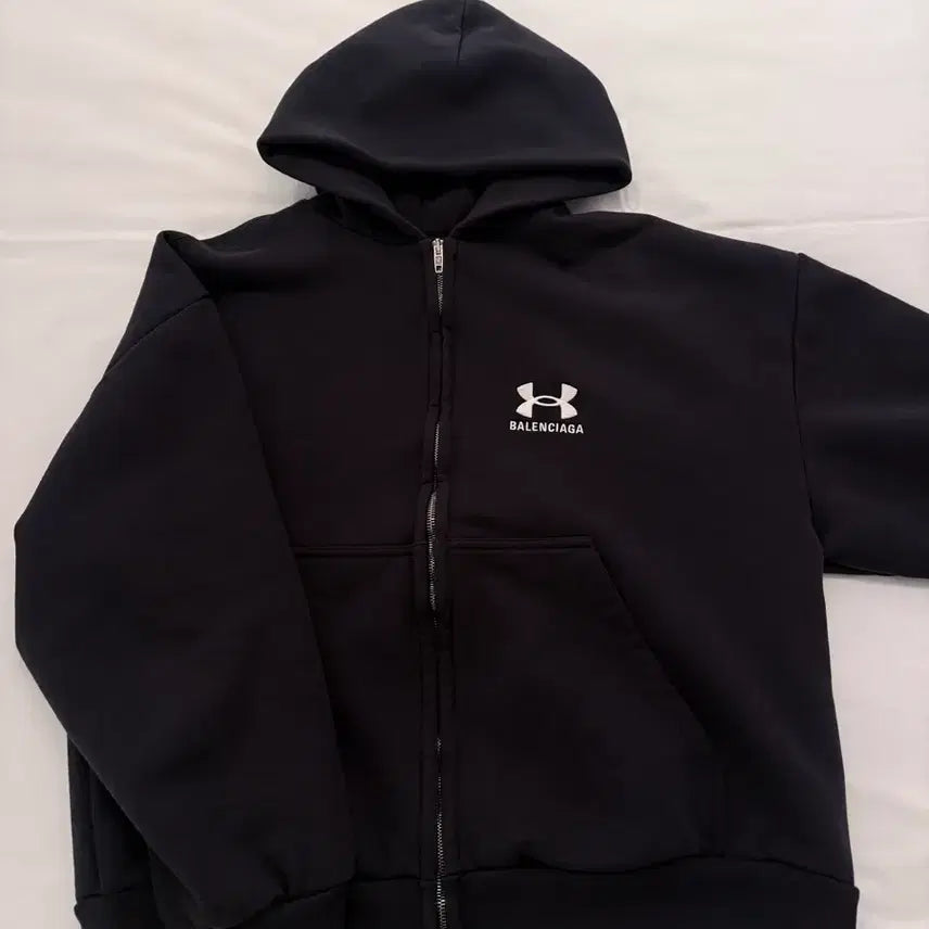 [SOLD OUT] 발렌시아가 언더아머 후드집업 (송승일 착용)
