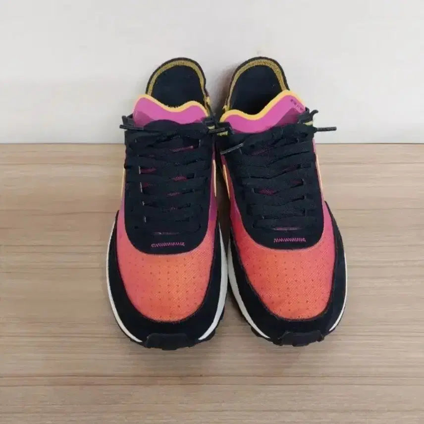 [BUNJANG] Nike Waffle One Active Fuchsia Sneakers (250) / 여성 나이키 와플 원 액티브 푸시아 운동화 (250)