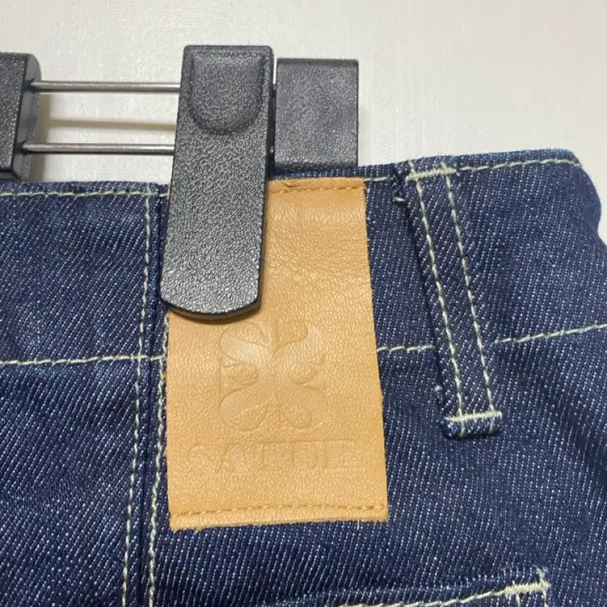 [SOLD OUT] [SATUR] 세터 포켓 디테일 레직기 데님팬츠 M사이즈