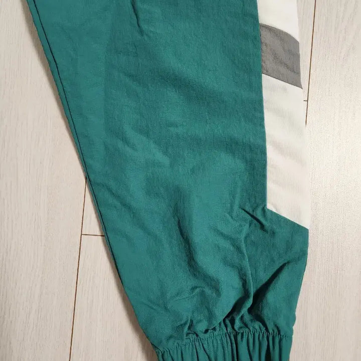 [BUNJANG] Adidas Equipment Wind Track Pants (EQT) - Size M / 아디다스 이큅먼트 윈드 트랙 팬츠 품명 EQT WIND PANT 사이즈M