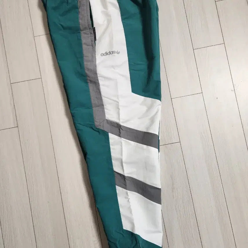[BUNJANG] Adidas Equipment Wind Track Pants (EQT) - Size M / 아디다스 이큅먼트 윈드 트랙 팬츠 품명 EQT WIND PANT 사이즈M