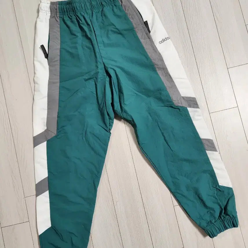 [BUNJANG] Adidas Equipment Wind Track Pants (EQT) - Size M / 아디다스 이큅먼트 윈드 트랙 팬츠 품명 EQT WIND PANT 사이즈M