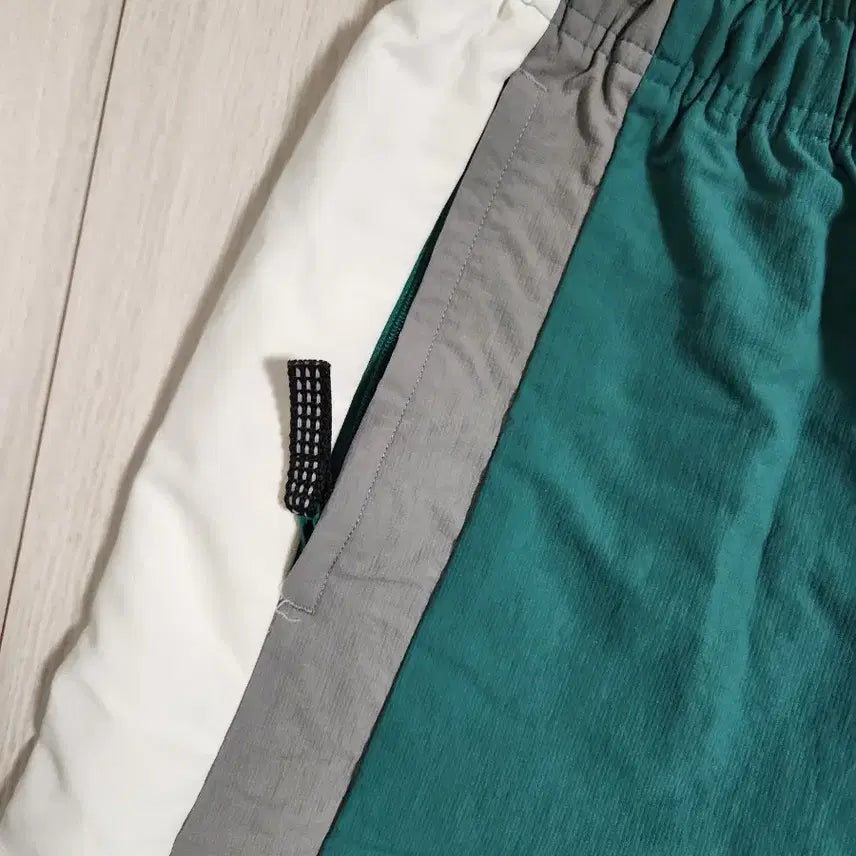 [BUNJANG] Adidas Equipment Wind Track Pants (EQT) - Size M / 아디다스 이큅먼트 윈드 트랙 팬츠 품명 EQT WIND PANT 사이즈M