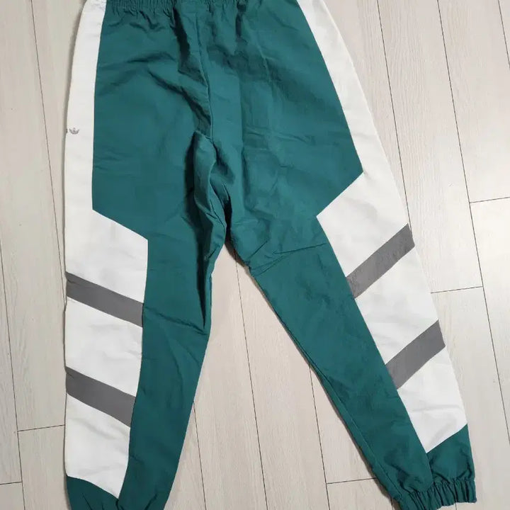 [BUNJANG] Adidas Equipment Wind Track Pants (EQT) - Size M / 아디다스 이큅먼트 윈드 트랙 팬츠 품명 EQT WIND PANT 사이즈M
