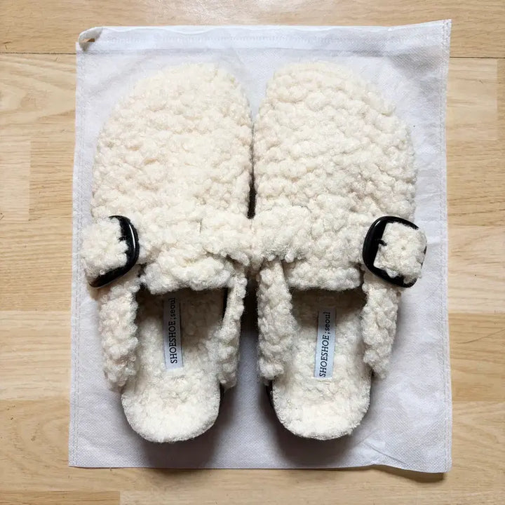 [BUNJANG] Unbranded Sherpa Fleece Slippers (240) / [새상품] 뽀글이 양털 퍼 슬리퍼 (240)