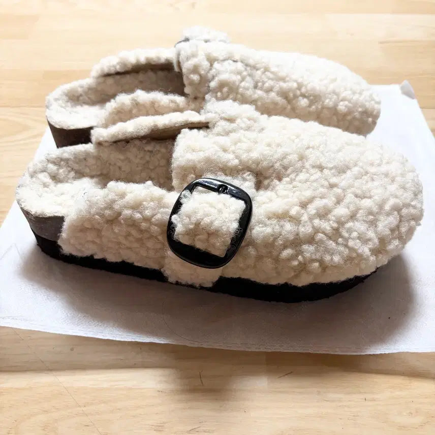 [BUNJANG] Unbranded Sherpa Fleece Slippers (240) / [새상품] 뽀글이 양털 퍼 슬리퍼 (240)
