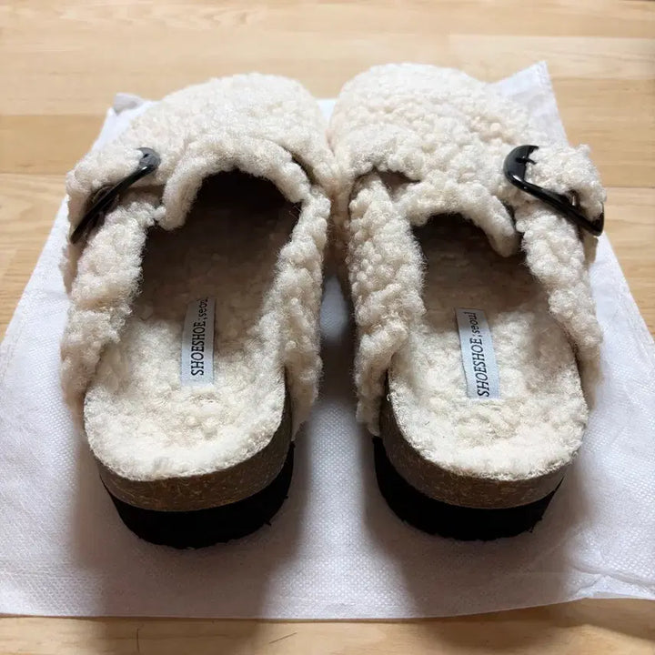[BUNJANG] Unbranded Sherpa Fleece Slippers (240) / [새상품] 뽀글이 양털 퍼 슬리퍼 (240)