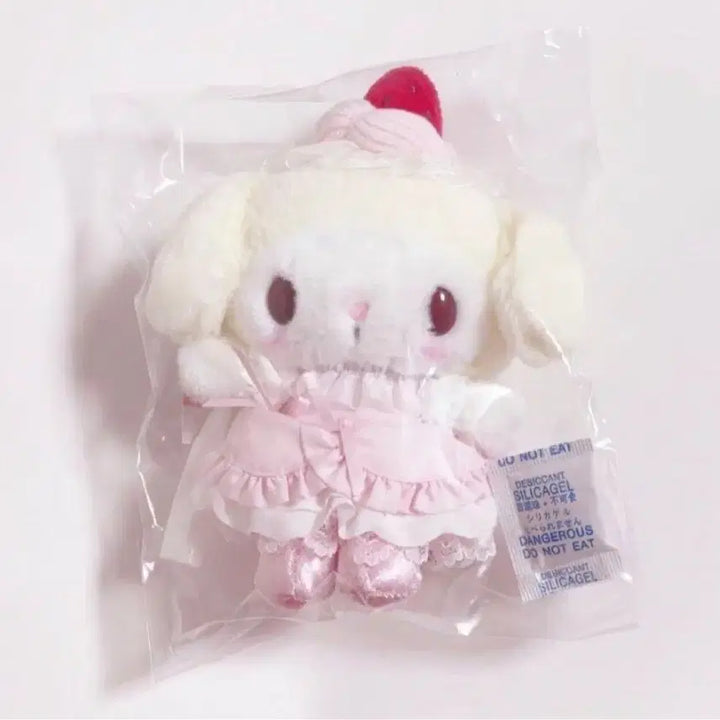 [BUNJANG] Sanrio My Melody Strawberry Whipped Cream Cake Mascot / 산리오 딸기 휘핑 케이크 마이멜로디 마스코트
