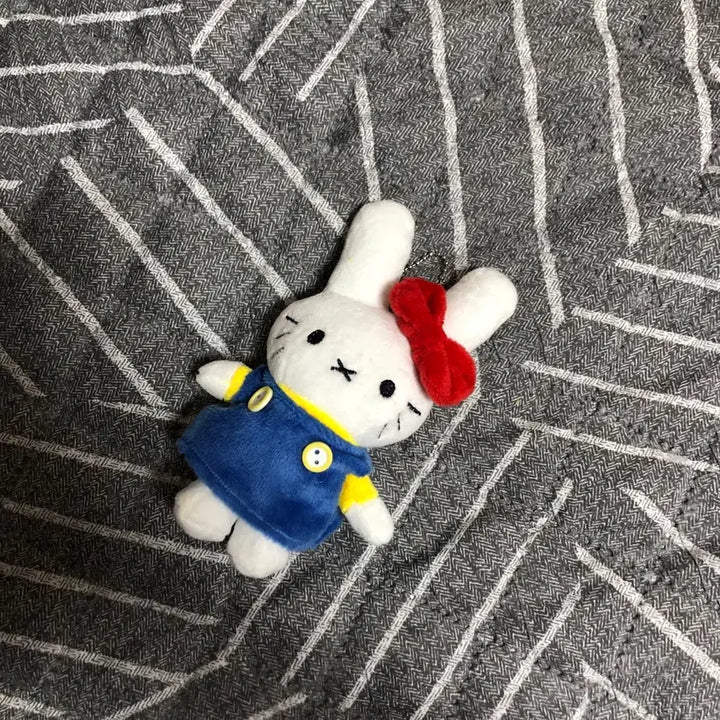 [BUNJANG] Hello Kitty Miffy 15cm Keyring / 헬로키티미피키링 15cm