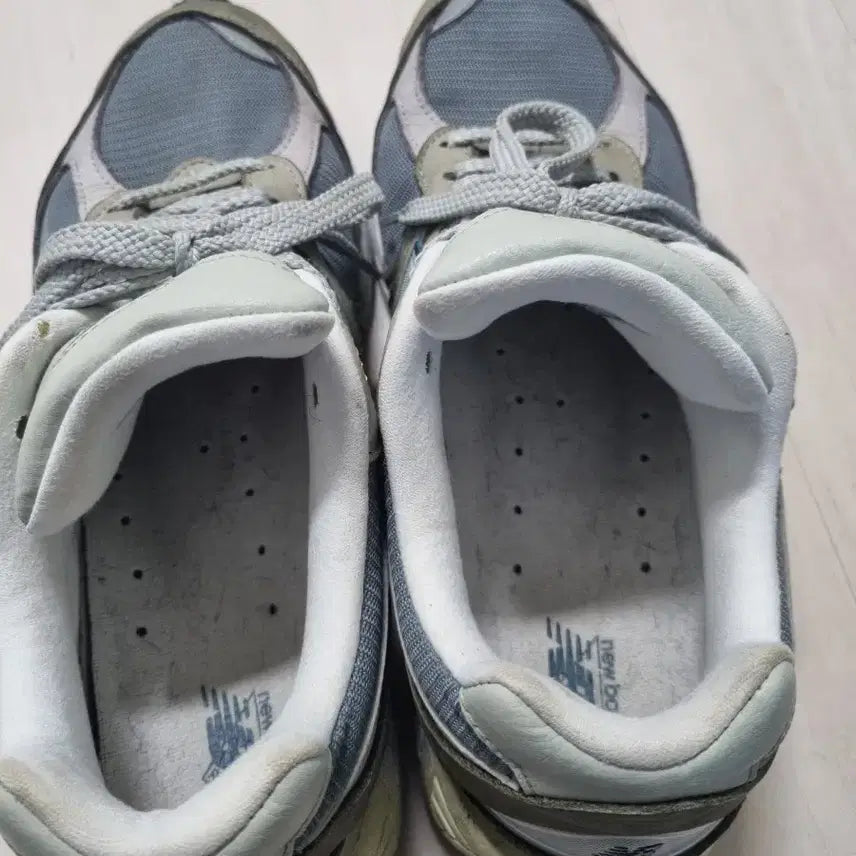 [BUNJANG] New Balance 2002R Sneakers / 뉴발란스 2002r 운동화 팝니다