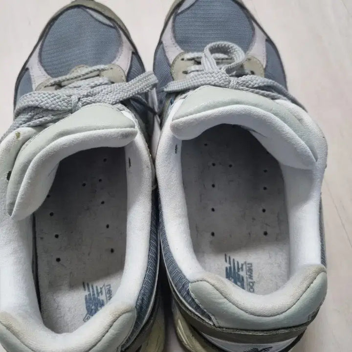 [BUNJANG] New Balance 2002R Sneakers / 뉴발란스 2002r 운동화 팝니다