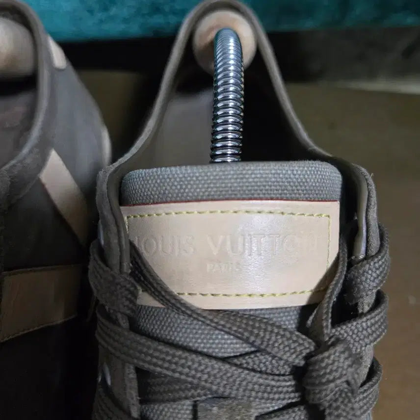 [BUNJANG] Louis Vuitton German Army Sneakers (Size 8) / 루이비통 V 독일군 스니커즈 8사이즈.