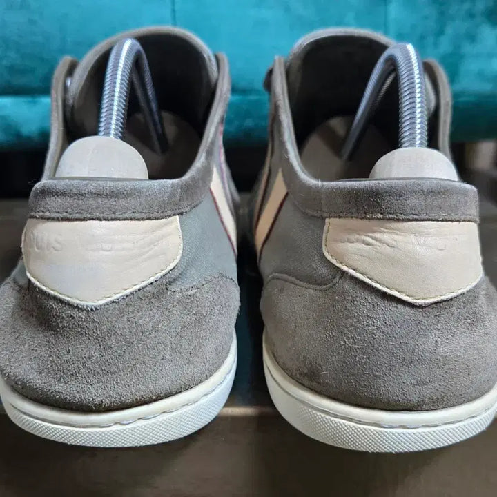 [BUNJANG] Louis Vuitton German Army Sneakers (Size 8) / 루이비통 V 독일군 스니커즈 8사이즈.