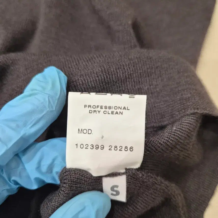 [BUNJANG] GUCCI Cashmere V-Neck Long Sleeve T-Shirt / GUCCI 구찌 정품 여성 V넥 캐시미어 진그레이 긴팔 티셔츠