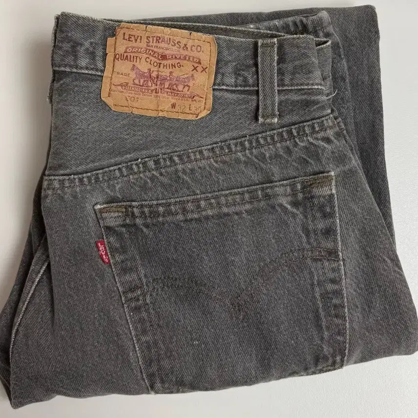 [SOLD OUT] 80s 리바이스 501 빈티지 흑청(501-0658)
