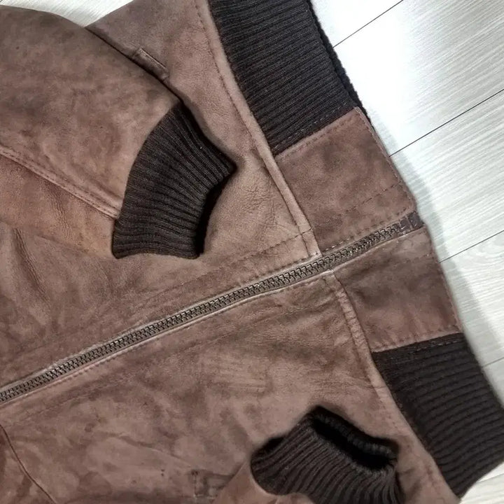 [BUNJANG] 80s Commandr Suede Brown Leather Jacket (Size 100) / 80s commandr스웨이드브라운 b-6 무스탕 가죽 자켓(100)