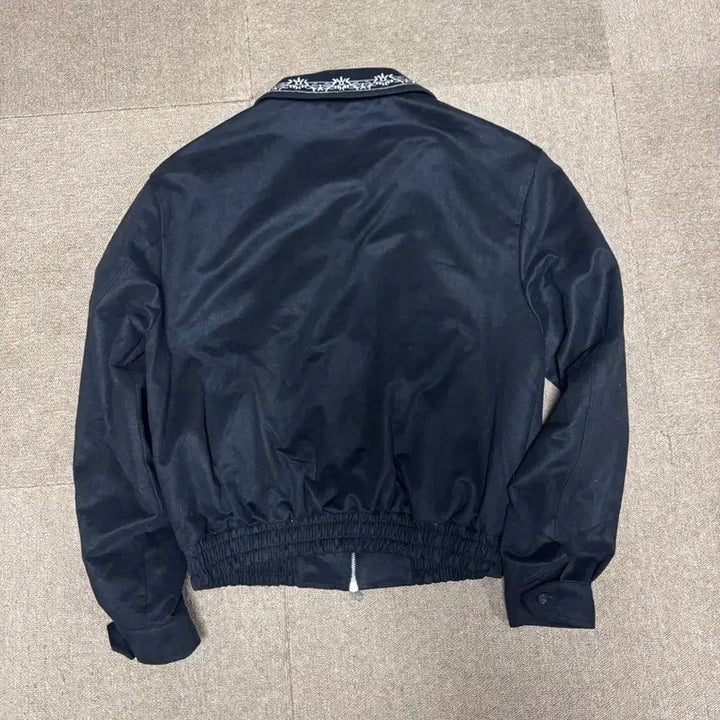 [BUNJANG] Suede Embroidered Collar Blouson Jacket / 스웨이드 카라 자수 블루종 자켓 팝니다