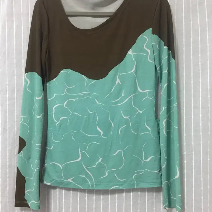 [BUNJANG] Andersson Bell Cutting Neck Sleeve Top / 앤더슨벨 컷팅 넥 슬리브