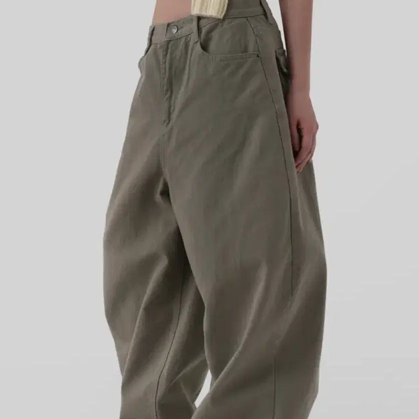 [BUNJANG] Autumn Work Wide Curved Pants - Balloon Fit - Khaki / 어텀 워크 커브드 팬츠 / 와이드 커브드 팬츠 벌룬핏 카키색