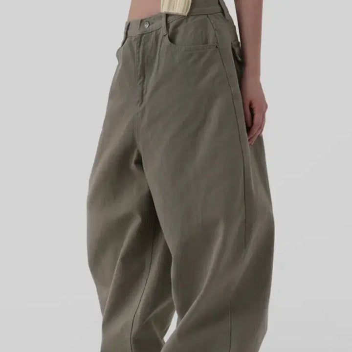 [BUNJANG] Autumn Work Wide Curved Pants - Balloon Fit - Khaki / 어텀 워크 커브드 팬츠 / 와이드 커브드 팬츠 벌룬핏 카키색