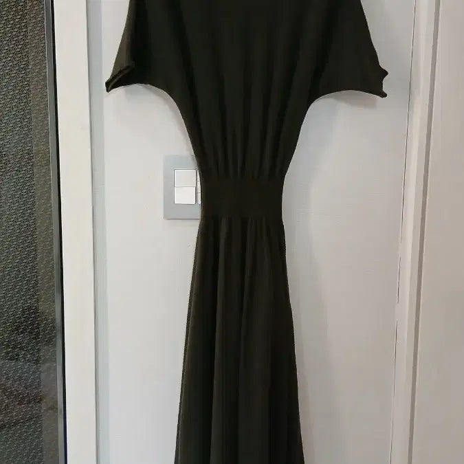 [BUNJANG] Benetton Knit Dress / 베네통의 진카키색 니트 원피스