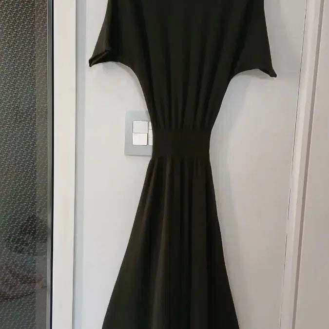 [BUNJANG] Benetton Knit Dress / 베네통의 진카키색 니트 원피스
