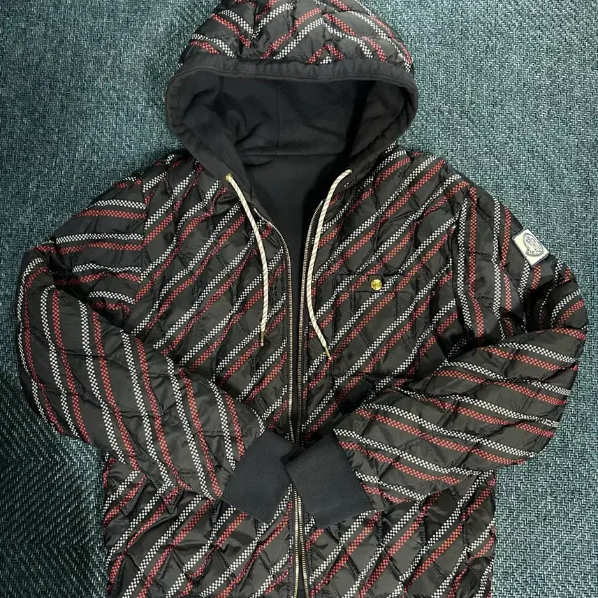 [BUNJANG] Moncler Gamma Blue Reversible Hooded Lightweight Padded Jacket / [정품/S급] 몽클레어 감마블루 리버시블 후드 경량패딩