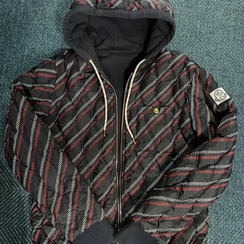 [BUNJANG] Moncler Gamma Blue Reversible Hooded Lightweight Padded Jacket / [정품/S급] 몽클레어 감마블루 리버시블 후드 경량패딩