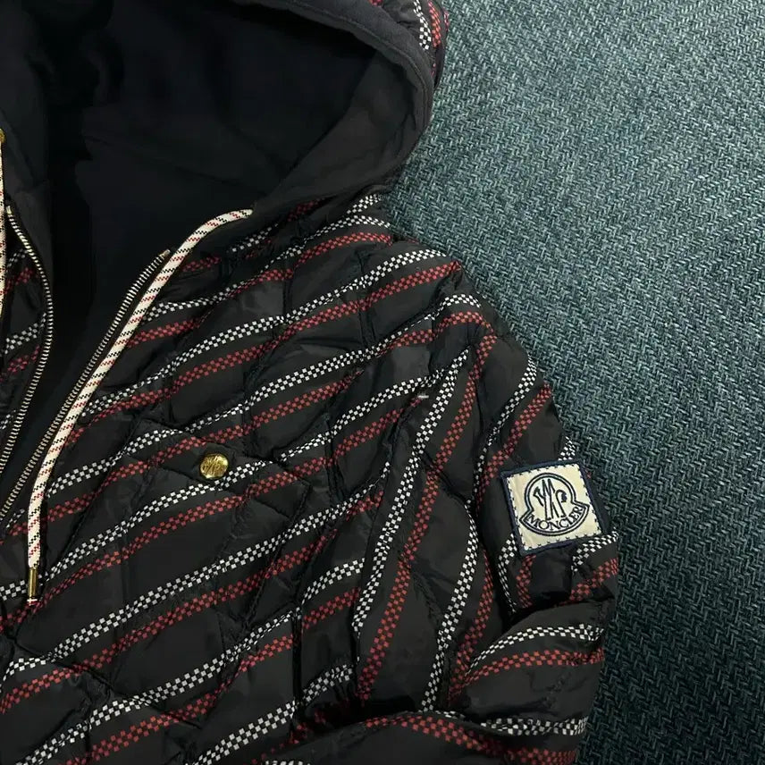 [BUNJANG] Moncler Gamma Blue Reversible Hooded Lightweight Padded Jacket / [정품/S급] 몽클레어 감마블루 리버시블 후드 경량패딩