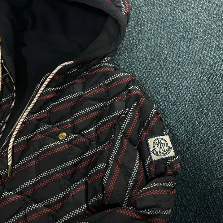 [BUNJANG] Moncler Gamma Blue Reversible Hooded Lightweight Padded Jacket / [정품/S급] 몽클레어 감마블루 리버시블 후드 경량패딩