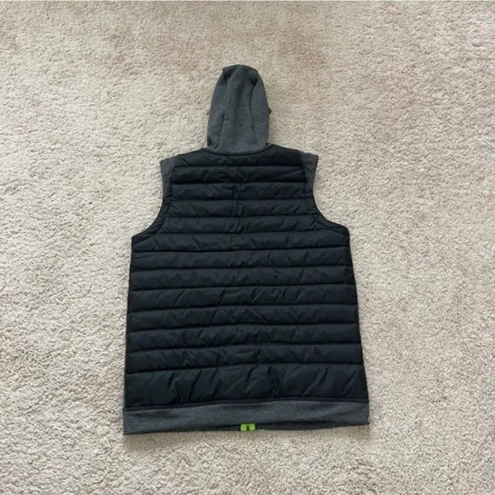 [BUNJANG] Nike Therma Winterized Training Hooded Zip-Up Vest M / 나이키 써마 윈터라이즈 트레이닝 후드 집업 베스트 M(100)