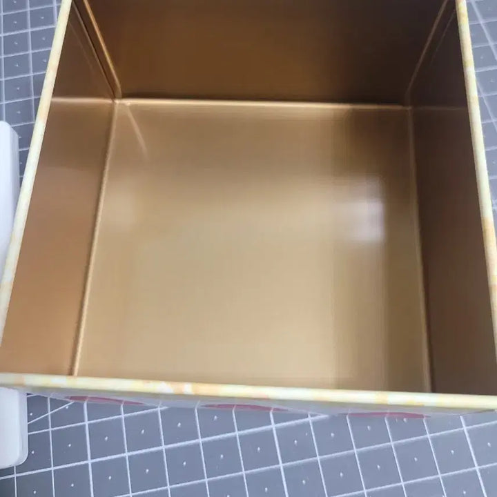 [BUNJANG] Merry Chocolate 2026 Valentine Tin Case / 메리 초콜릿 2026 발렌타인 틴케이스