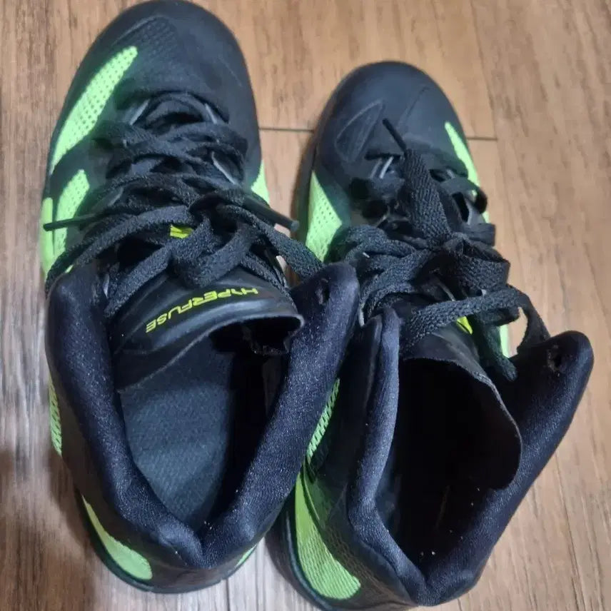 [BUNJANG] Nike Hyperfuse Sneakers Black/Fluorescent Size 250 / 나이키 하이퍼퓨즈 운동화 블랙/형광 250