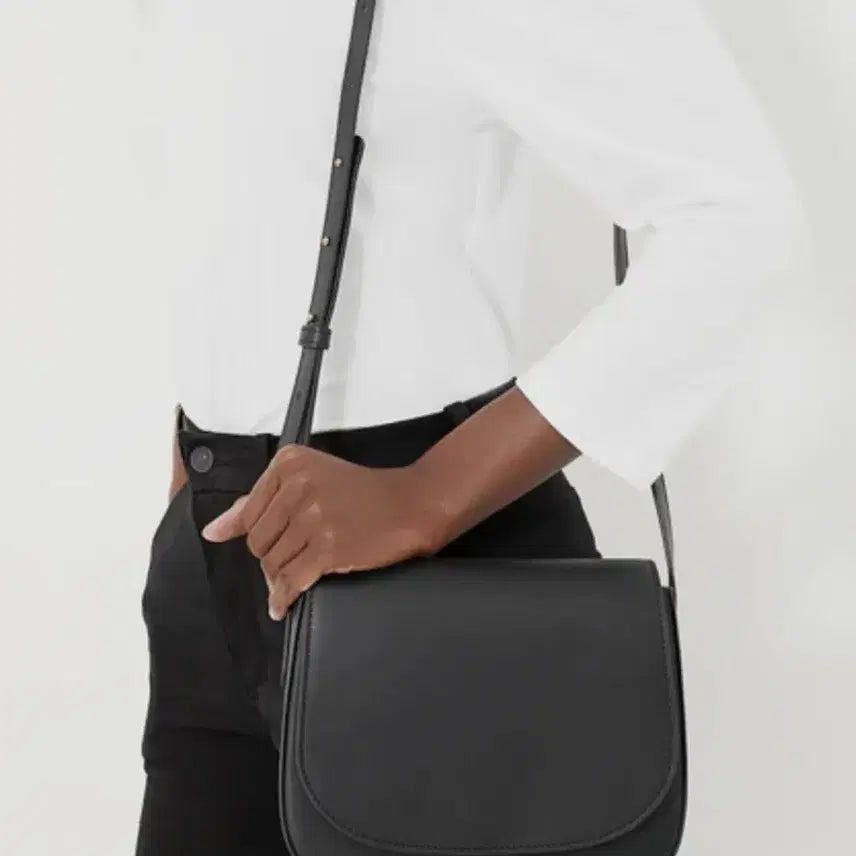 [BUNJANG] Mansur Gavriel Black Crossbody Shoulder Bag / 만수르 가브리엘 블랙 크로스백, 숄더백