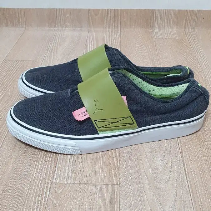 [BUNJANG] Puma Slip-on Black/Green Canvas Sneakers / 푸마 슬립온 블랙/그린 캔버스 스니커즈.크린세탁완료