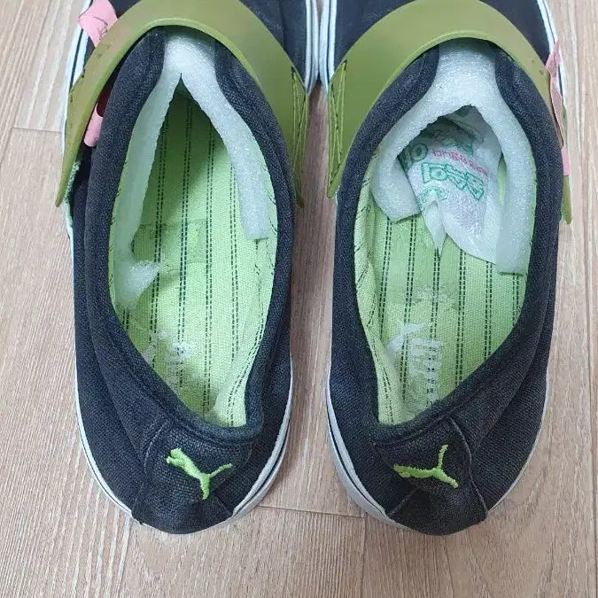 [BUNJANG] Puma Slip-on Black/Green Canvas Sneakers / 푸마 슬립온 블랙/그린 캔버스 스니커즈.크린세탁완료