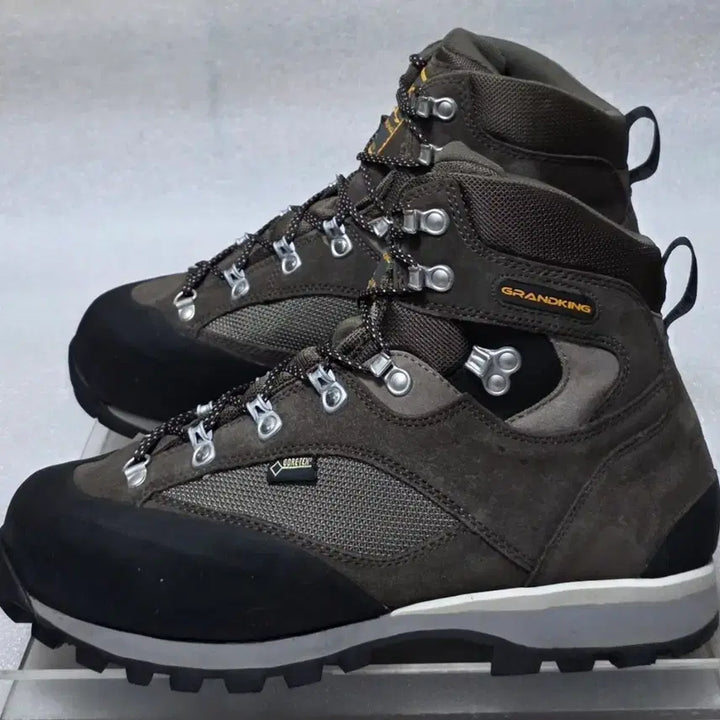 [BUNJANG] Caravan Grandking Gore-Tex Hiking Boots Men&