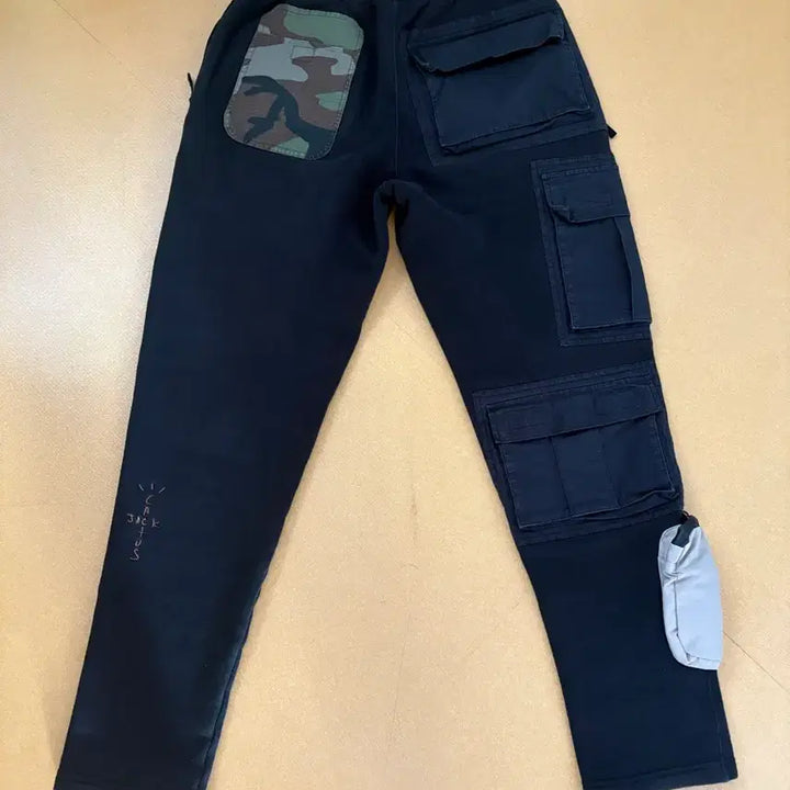 [BUNJANG] Nike x Travis Scott NRG AG Utility Set / 나이키 x 스캇 NRG AG 유틸리티 셋업 (XL + M)