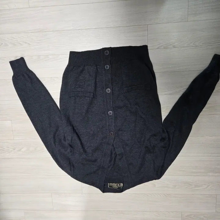 [BUNJANG] Gianfranco Ferre Basic Knit Cardigan / 지안프랑코페레 기본 니트 가디건