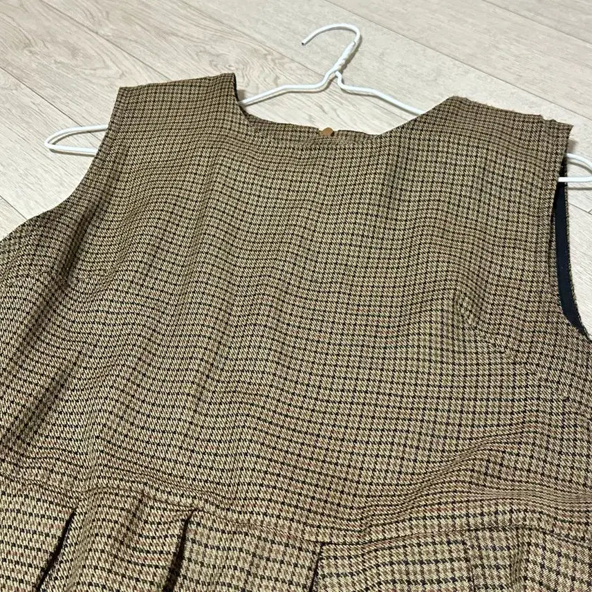 [BUNJANG] Check Pattern Pleated Dress / 체크 패턴의 플리츠 원피스.