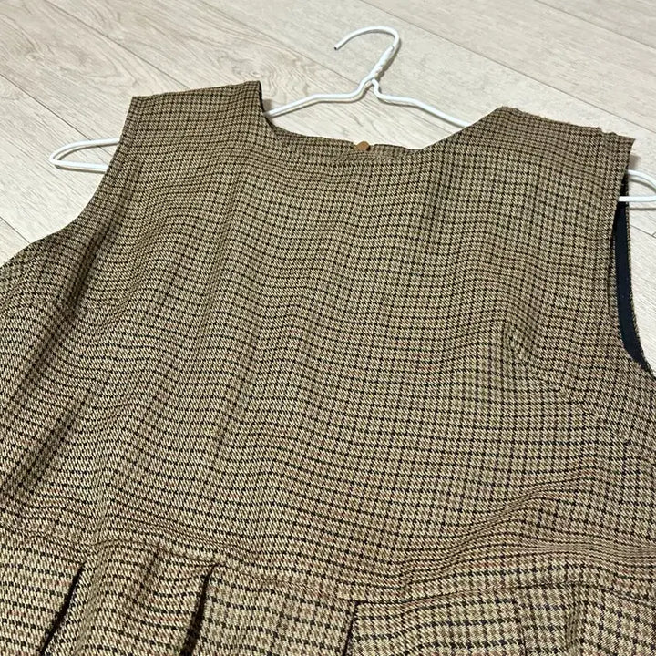 [BUNJANG] Check Pattern Pleated Dress / 체크 패턴의 플리츠 원피스.
