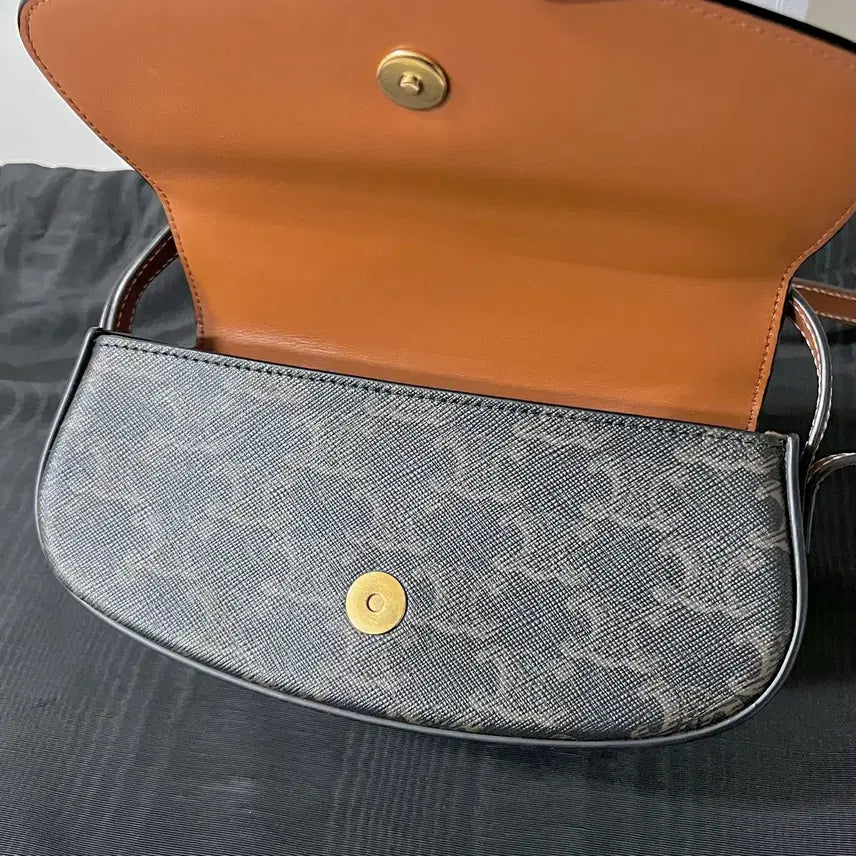 [BUNJANG] Celine Tabou Strap Bag Clutch / [S급/정품] 셀린느 타부 스트랩 가방 타부백 클러치