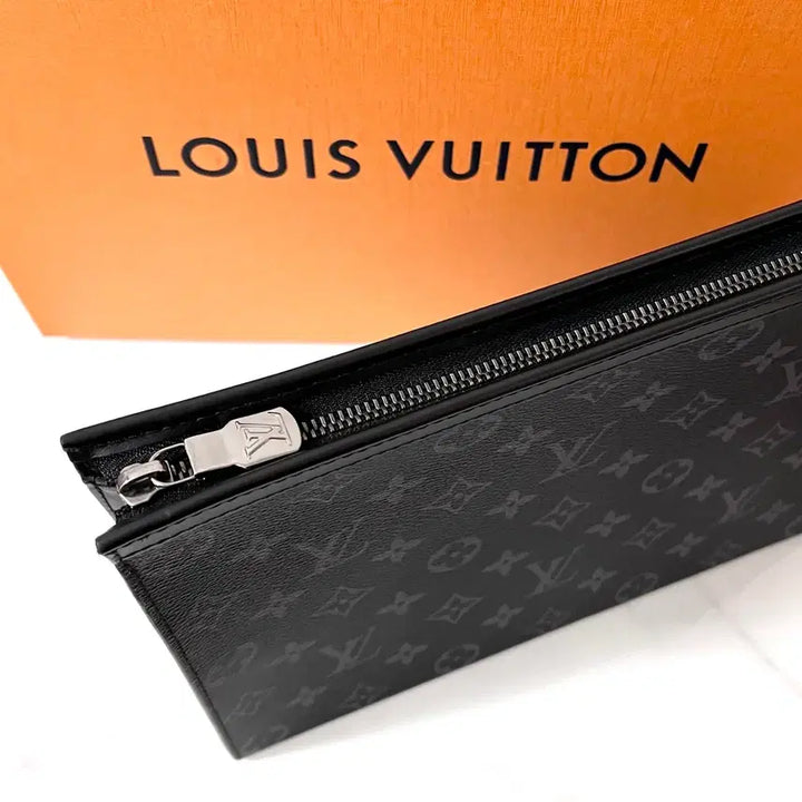 [BUNJANG] Louis Vuitton Pochette Voyage MM Clutch Bag / [거의 새상품] 루이비통 포쉐트 보야주 클러치 백 MM