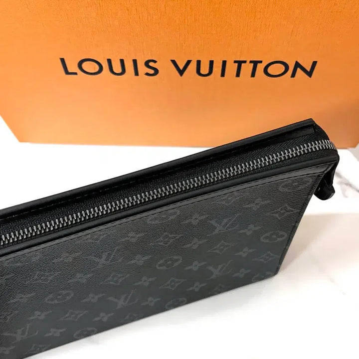 [BUNJANG] Louis Vuitton Pochette Voyage MM Clutch Bag / [거의 새상품] 루이비통 포쉐트 보야주 클러치 백 MM