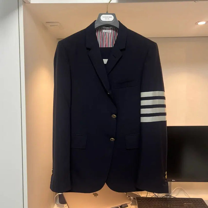 [SOLD OUT] (백화점판/급처)톰브라운 네이비 4바 클래식 수트 자켓