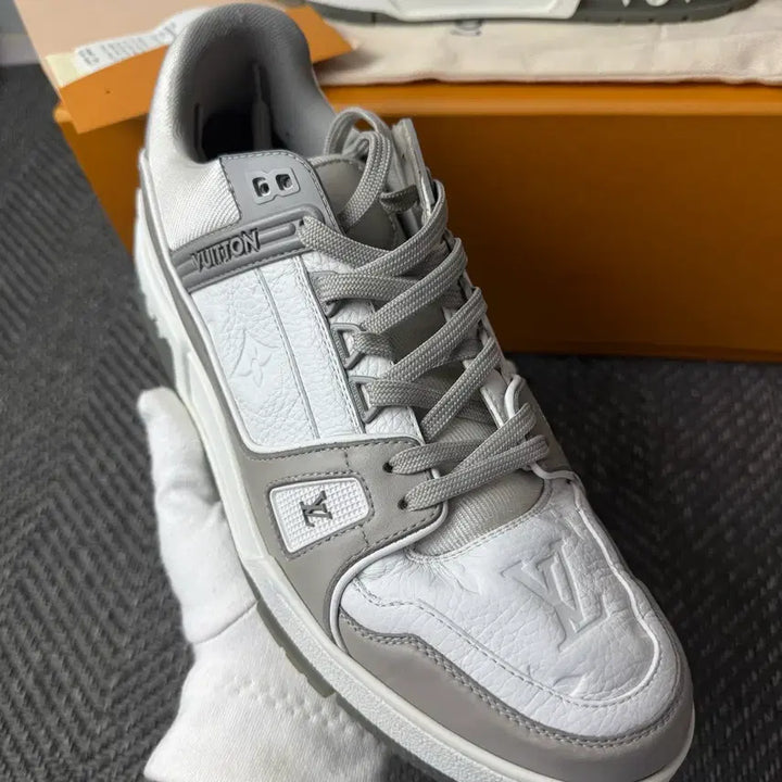 [SOLD OUT] 루이비통 LV 트레이너 스니커즈 그레이 8.5