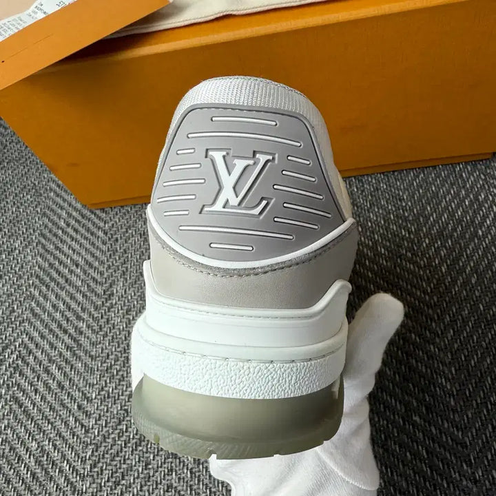 [SOLD OUT] 루이비통 LV 트레이너 스니커즈 그레이 8.5